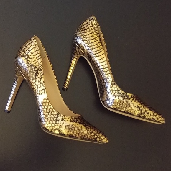 vince camuto gold pumps
